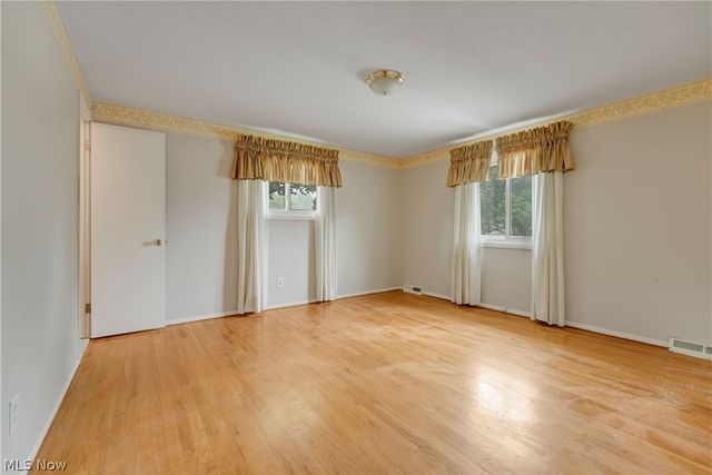 4880 Maple Hill Drive, Seven Hills, OH 44131