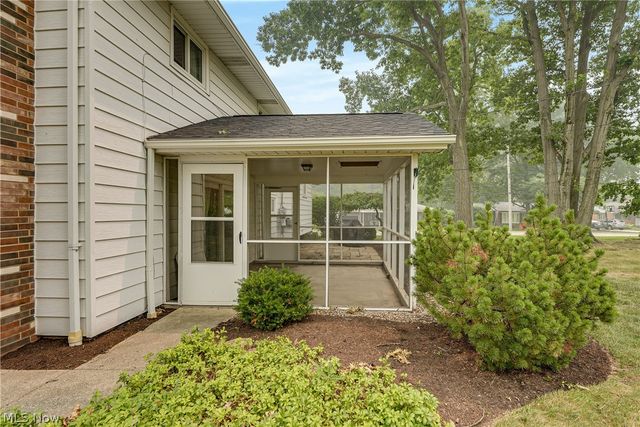 4880 Maple Hill Drive, Seven Hills, OH 44131