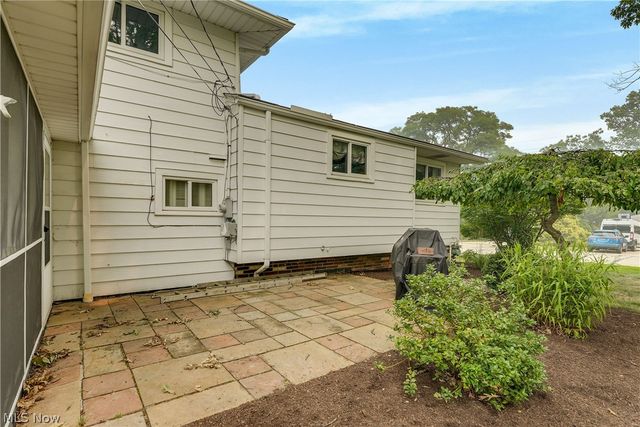 4880 Maple Hill Drive, Seven Hills, OH 44131