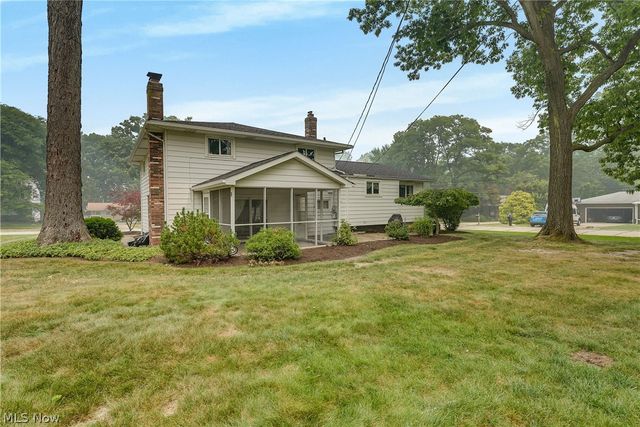4880 Maple Hill Drive, Seven Hills, OH 44131