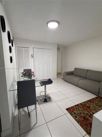 17530 NW 68th Avenue C1005, Hialeah, FL 33015