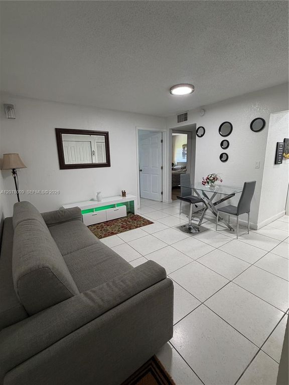 17530 NW 68th Avenue C1005, Hialeah, FL 33015