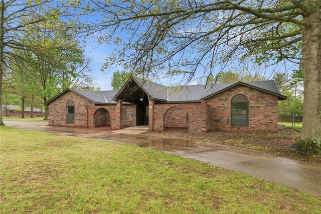 41 W Fox RUN, Rogers, AR 72756
