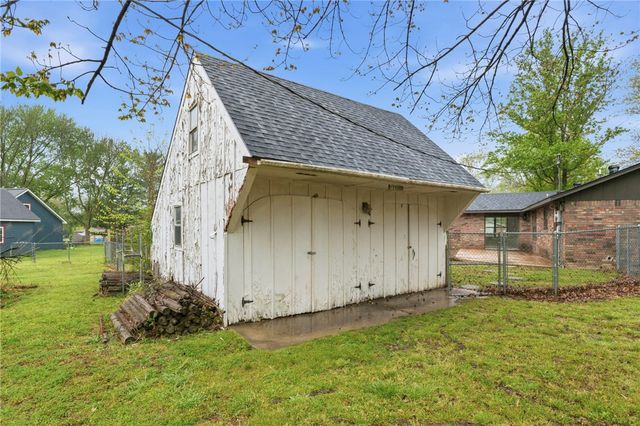 41 W Fox RUN, Rogers, AR 72756