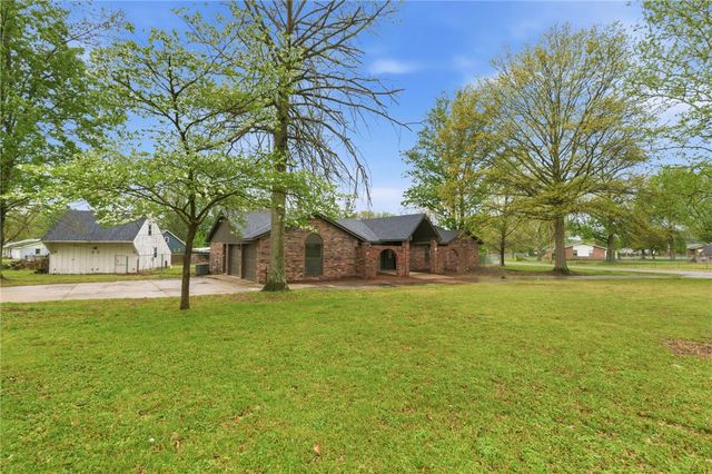 41 W Fox RUN, Rogers, AR 72756