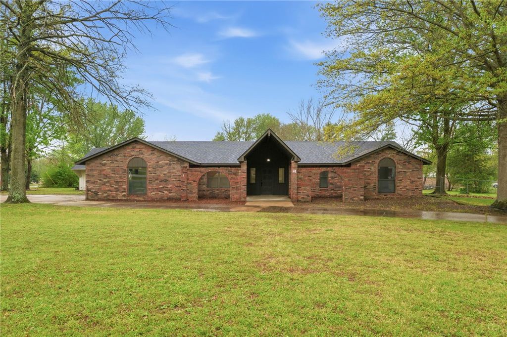 41 W Fox RUN, Rogers, AR 72756