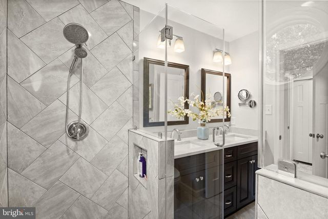 4517 WAVERLY CROSSING LN, Chantilly, VA 20151