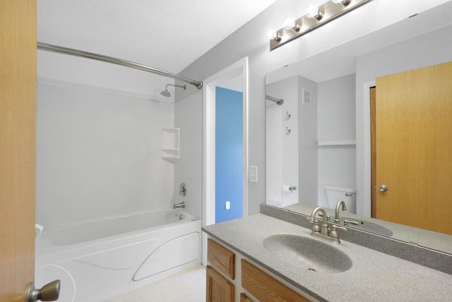 1144 101st Avenue NE A, Blaine, MN 55434