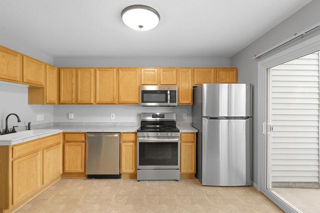 1144 101st Avenue NE A, Blaine, MN 55434