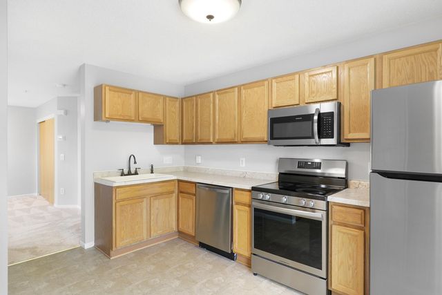 1144 101st Avenue NE A, Blaine, MN 55434