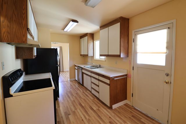 3055 Sharon Avenue, Anderson, CA 96007