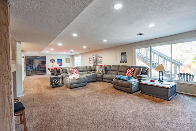 3647 E Sugar Hollow Street, Springfield, MO 65809