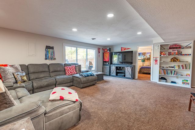 3647 E Sugar Hollow Street, Springfield, MO 65809