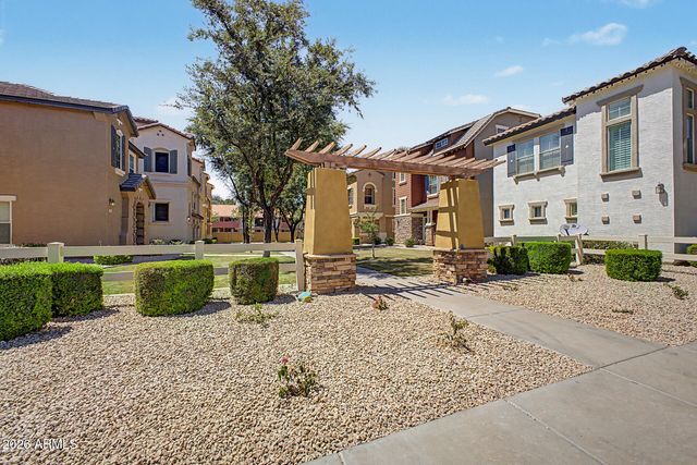 166 W LAUREL Court, Gilbert, AZ 85233