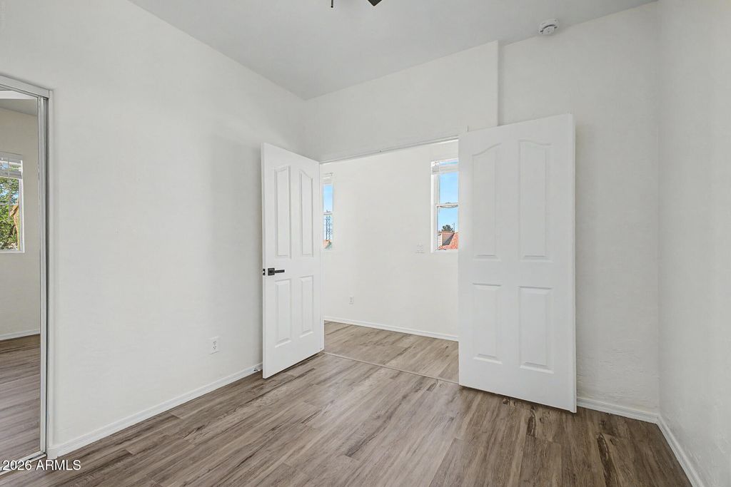 Image 23 of property listing at 166 W LAUREL Court, Gilbert, AZ 85233