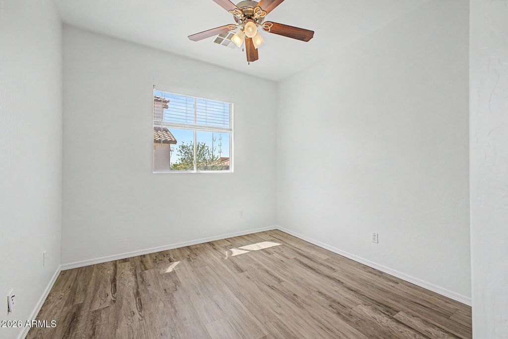 Image 24 of property listing at 166 W LAUREL Court, Gilbert, AZ 85233