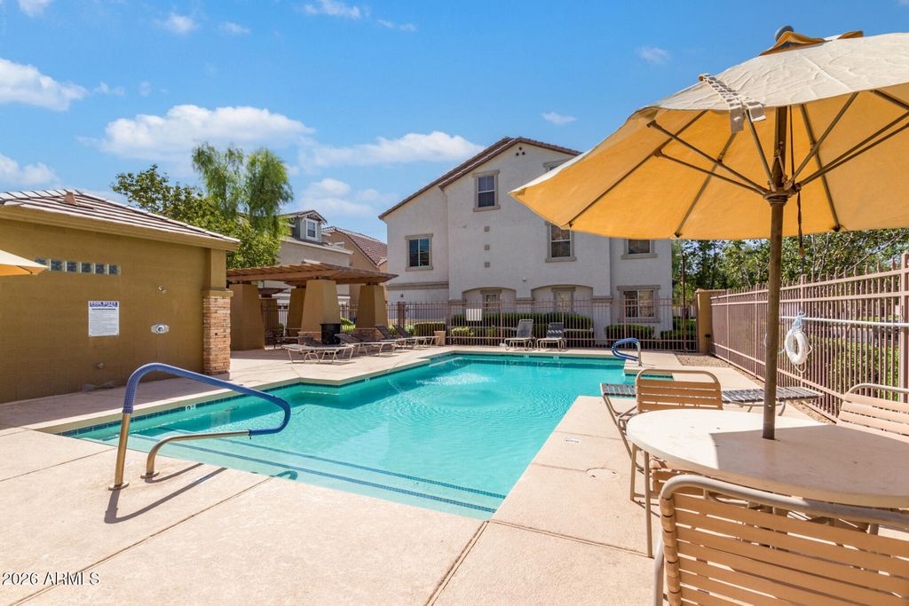 Image 37 of property listing at 166 W LAUREL Court, Gilbert, AZ 85233