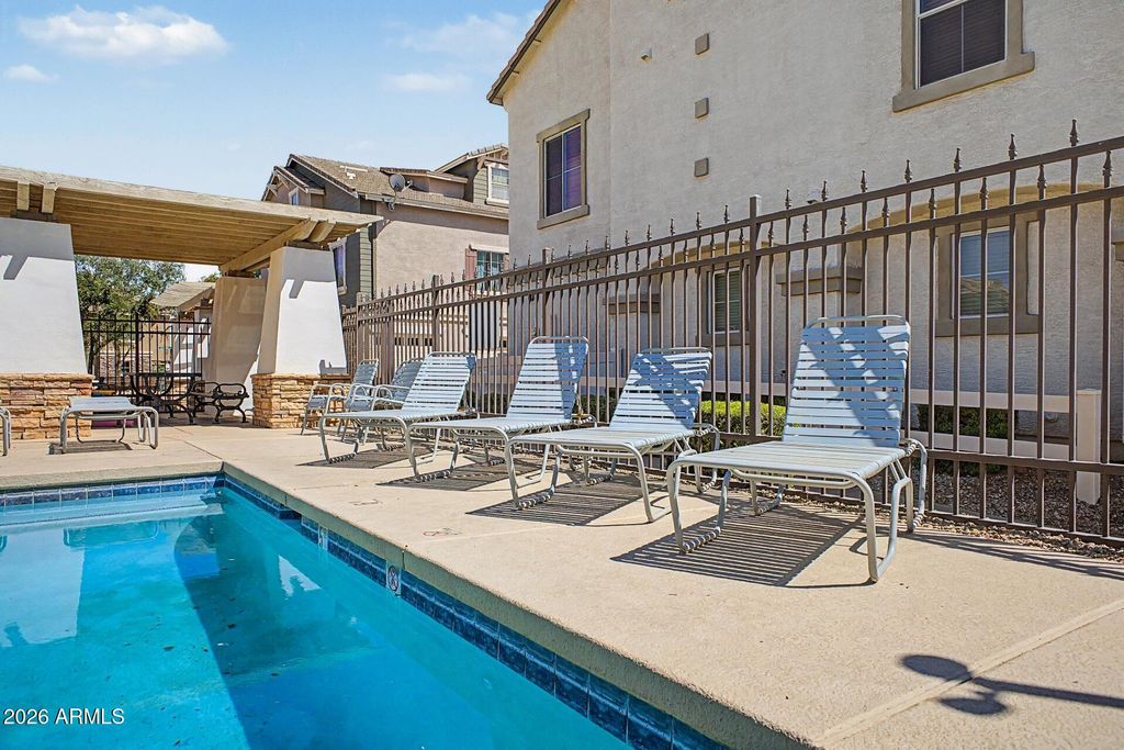 Image 38 of property listing at 166 W LAUREL Court, Gilbert, AZ 85233