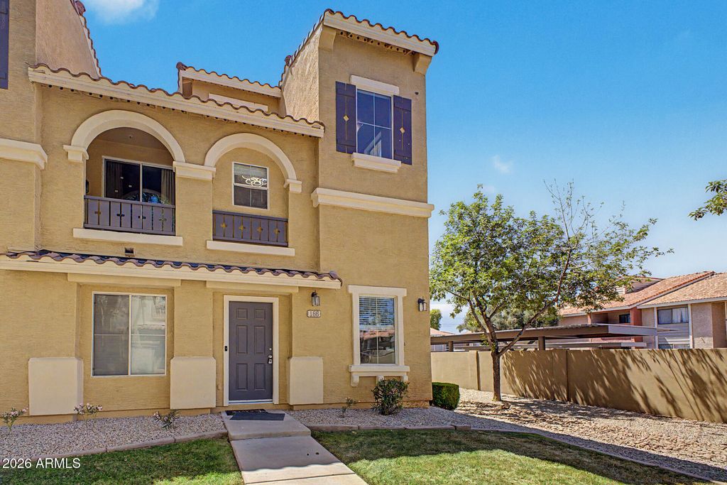 Image 45 of property listing at 166 W LAUREL Court, Gilbert, AZ 85233