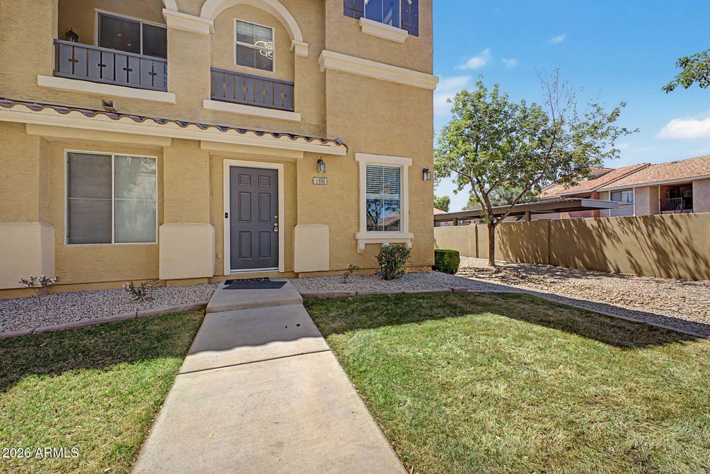 Image 46 of property listing at 166 W LAUREL Court, Gilbert, AZ 85233