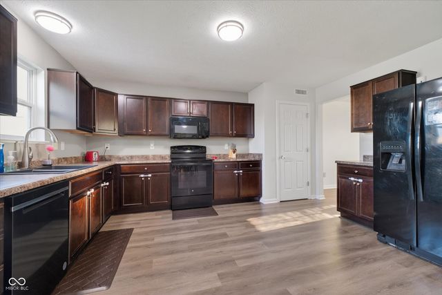 4742 Deacon Lane, Indianapolis, IN 46237