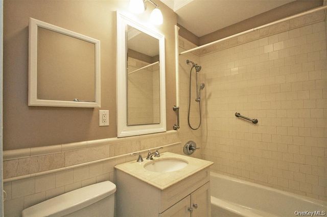 111 7th Street 202, Garden City, NY 11530