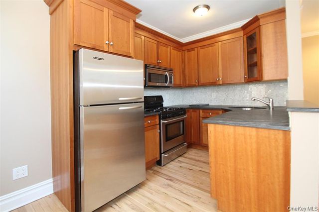 111 7th Street 202, Garden City, NY 11530
