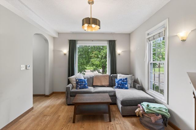 394 Dewey Street, Saint Paul, MN 55104