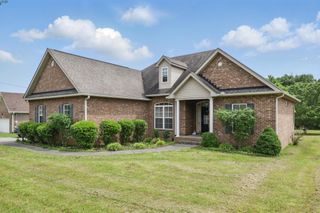 208 Sunnyside Dr, Chapel Hill, TN 37034