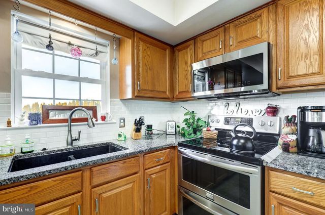 404 UNAMI DR, Reading, PA 19608