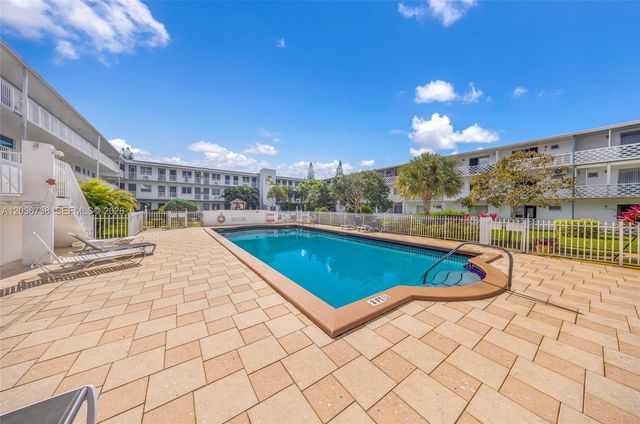 15610 NE 6th Avenue 34C, Miami, FL 33162