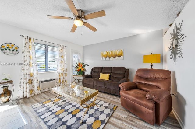 15610 NE 6th Avenue 34C, Miami, FL 33162