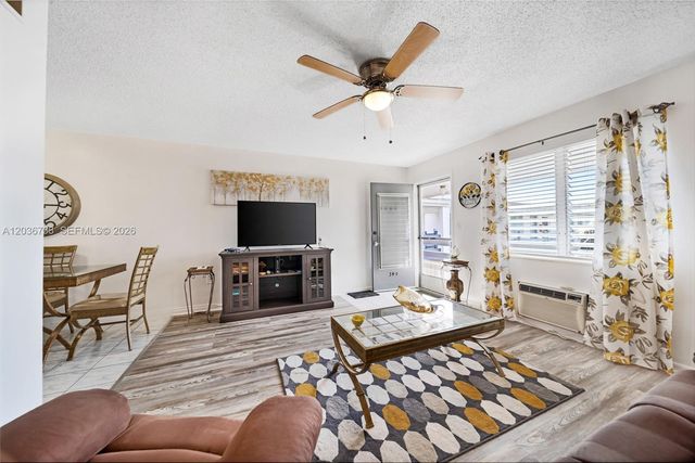 15610 NE 6th Avenue 34C, Miami, FL 33162