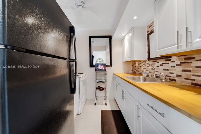 15610 NE 6th Avenue 34C, Miami, FL 33162