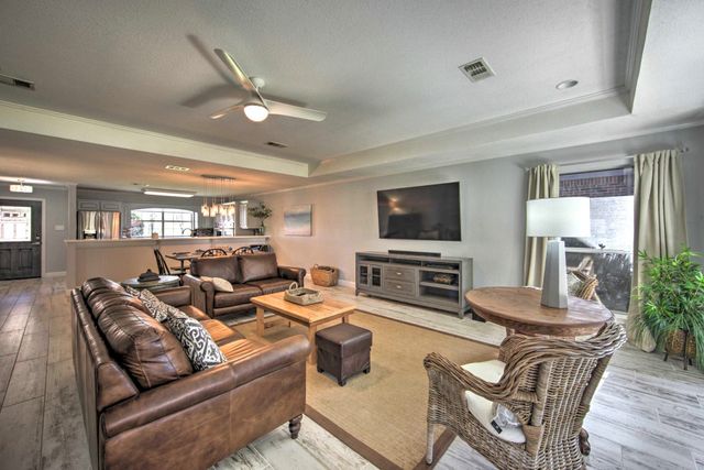 186 Bushwhacker Drive, Mabank, TX 75156