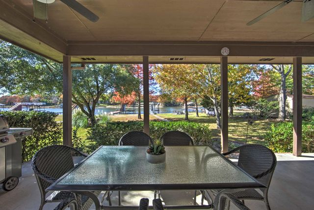 186 Bushwhacker Drive, Mabank, TX 75156