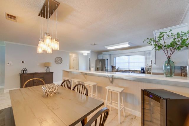 186 Bushwhacker Drive, Mabank, TX 75156