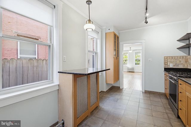 211 E CHESTNUT ST, Lancaster, PA 17602