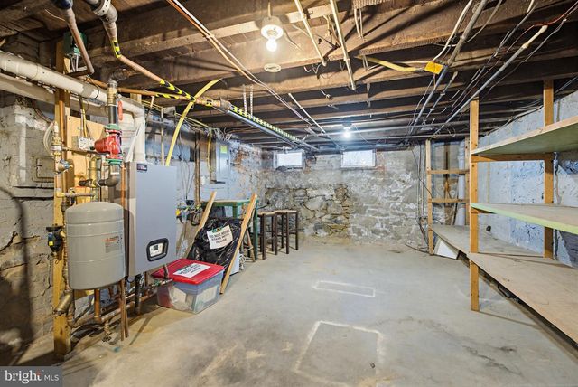 211 E CHESTNUT ST, Lancaster, PA 17602