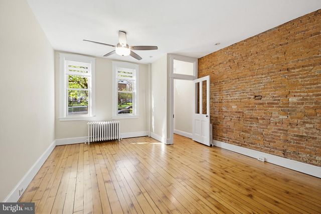 211 E CHESTNUT ST, Lancaster, PA 17602