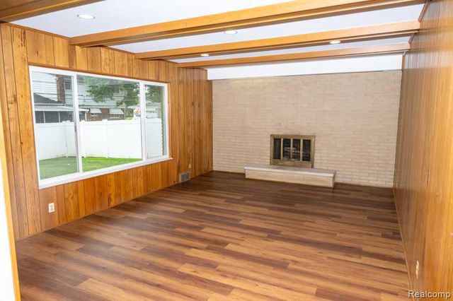32400 Northampton Drive, Warren, MI 48093