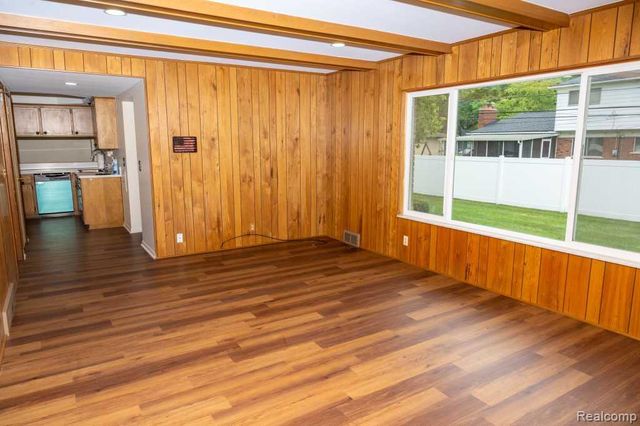 32400 Northampton Drive, Warren, MI 48093
