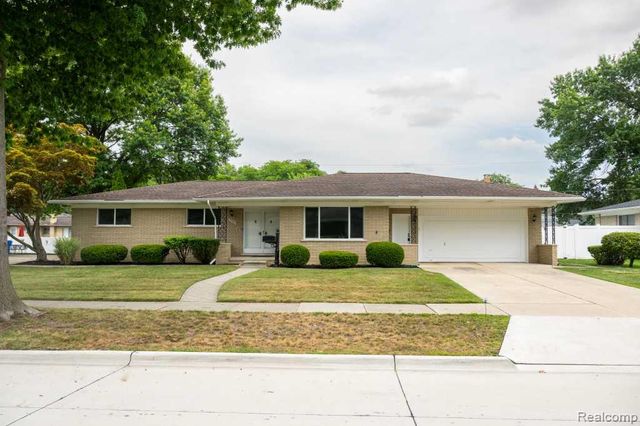 32400 Northampton Drive, Warren, MI 48093