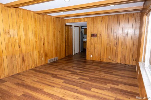 32400 Northampton Drive, Warren, MI 48093