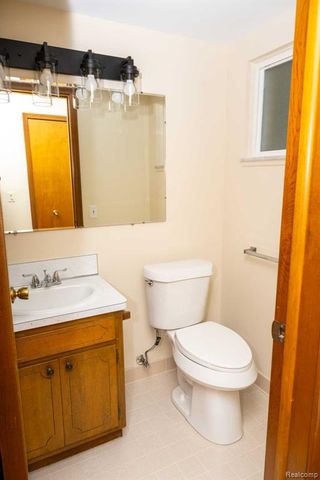 32400 Northampton Drive, Warren, MI 48093