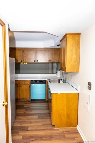 32400 Northampton Drive, Warren, MI 48093