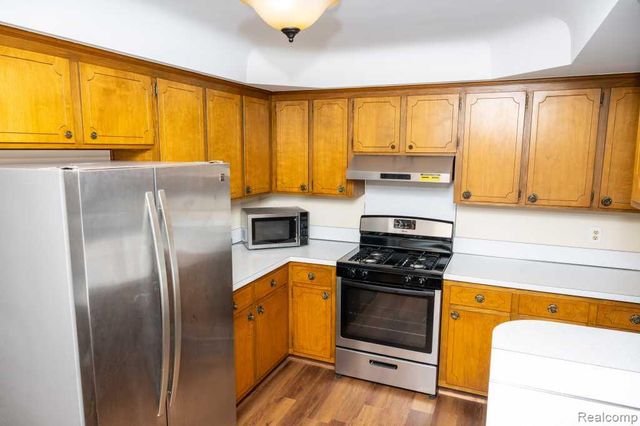 32400 Northampton Drive, Warren, MI 48093