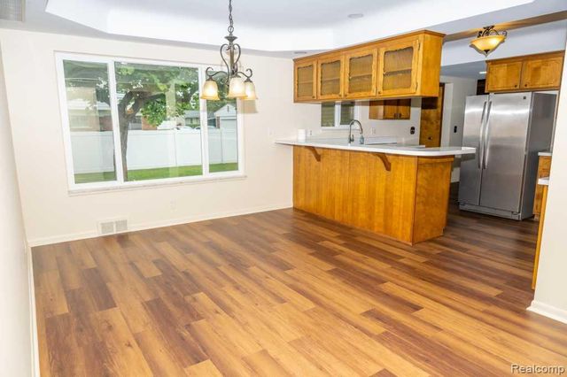 32400 Northampton Drive, Warren, MI 48093