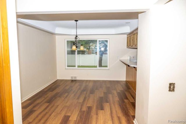 32400 Northampton Drive, Warren, MI 48093