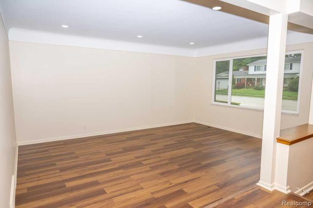 32400 Northampton Drive, Warren, MI 48093